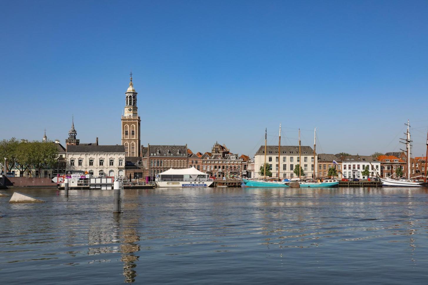 Deel Erf Het 8Ste Werk Apartment Kampen Bagian luar foto